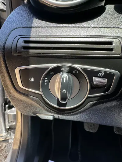 Mercedes-Benz C 200 2019 - 18950 EUR, 152000 km - AUTO.MOTO.pt - 152000km - foto 10 de 14
