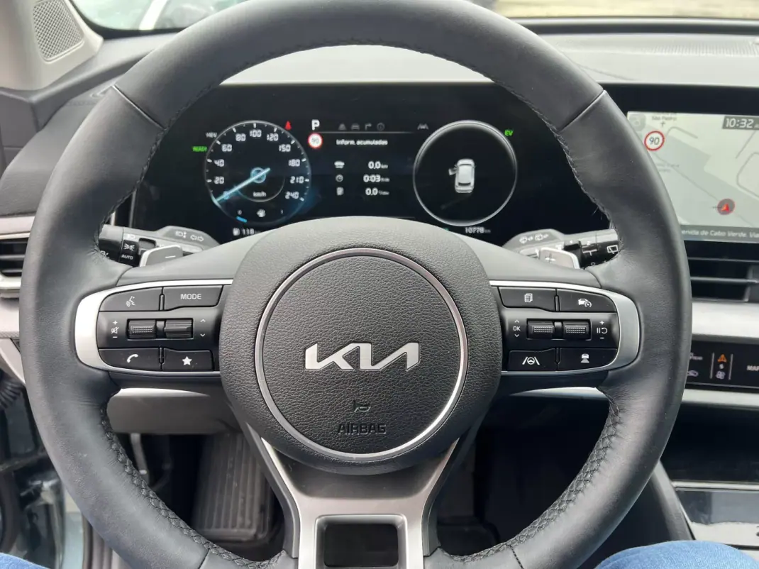 Kia Sportage 2025 - 41000 EUR, 10800 km - AUTO.MOTO.pt - 10800km - foto 16 de 21