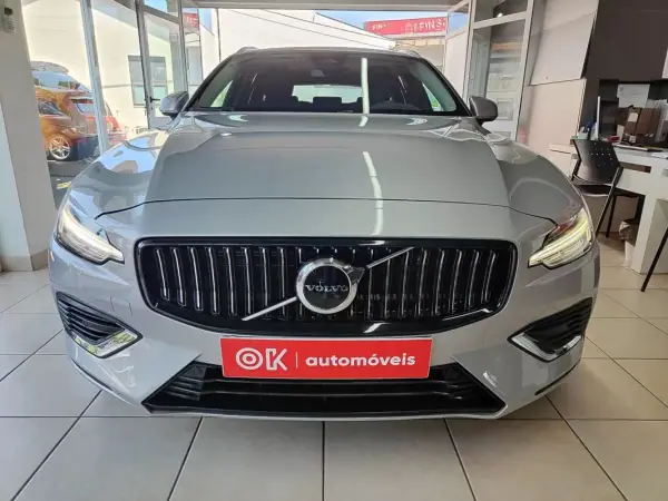 Volvo V60 2024 - 36500 EUR, 69000 km - AUTO.MOTO.pt - 69000km - foto 3 de 35