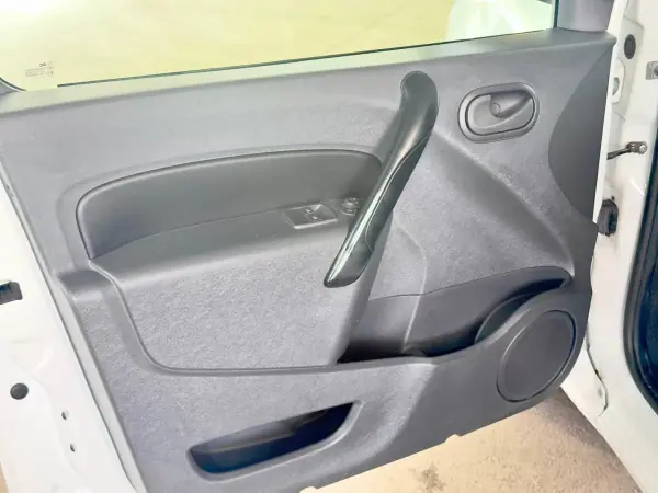 Renault KANGOO 1.5 BLUE DCI 3LUG EDITION ONE 2019 - 11500 EUR, 161094 km - AUTO.MOTO.pt - 161094km - foto 14 de 25