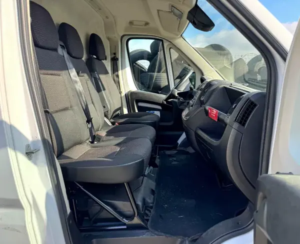 Peugeot Boxer 2021 - 7940 EUR, 201820 km - AUTO.MOTO.pt - 201820km - foto 8 de 9