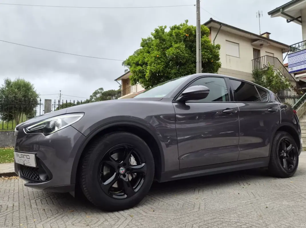 Alfa Romeo Stelvio 2017 - 19900 EUR, 183000 km - 183000km - foto 4 de 23