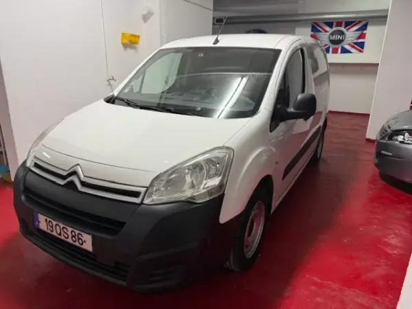 Citroën Berlingo 2015 - 7900 EUR, 221000 km - AUTO.MOTO.pt - 221000km - foto 2 de 29