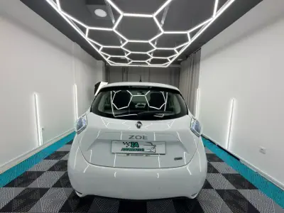 Renault Zoe 2018 - 10750 EUR, 64000 km - AUTO.MOTO.pt - 64000km - foto 7 de 18