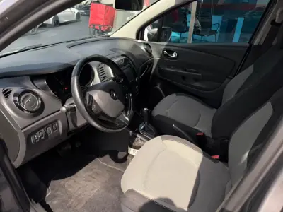 Renault Captur 2015 - 12900 EUR, 154000 km - AUTO.MOTO.pt - 154000km - foto 6 de 11