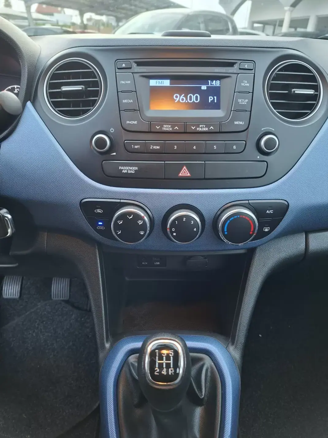 Hyundai i10 2016 - 8750 EUR, 92642 km - AUTO.MOTO.pt - 92642km - foto 20 de 24