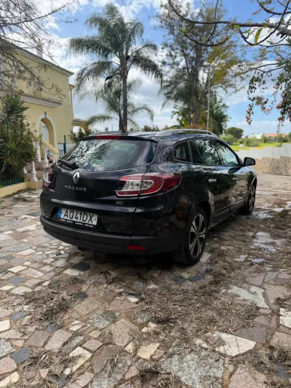 Renault Mégane 2011 - 9990 EUR, 106146 km - AUTO.MOTO.pt - 106146km - foto 6 de 9