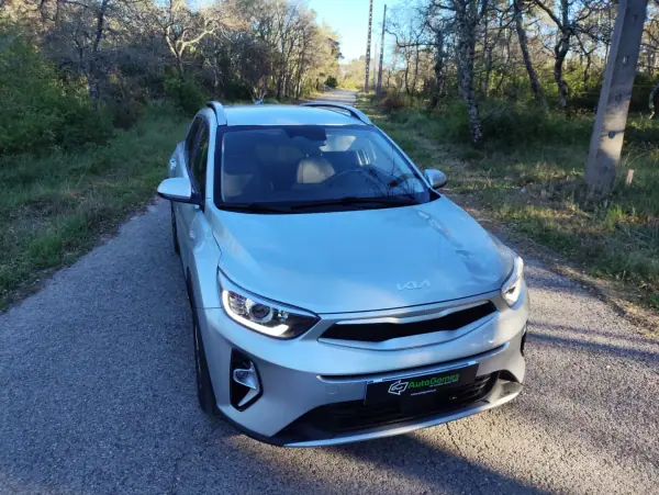 Kia Stonic 2025 - 17250 EUR, 22410 km - AUTO.MOTO.pt - 22410km - foto 7 de 20