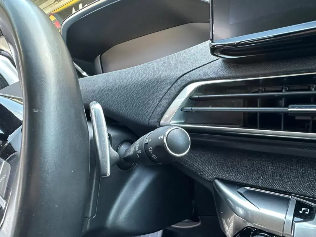 Peugeot 5008 2021 - 25900 EUR, 124114 km - AUTO.MOTO.pt - 124114km - foto 16 de 30