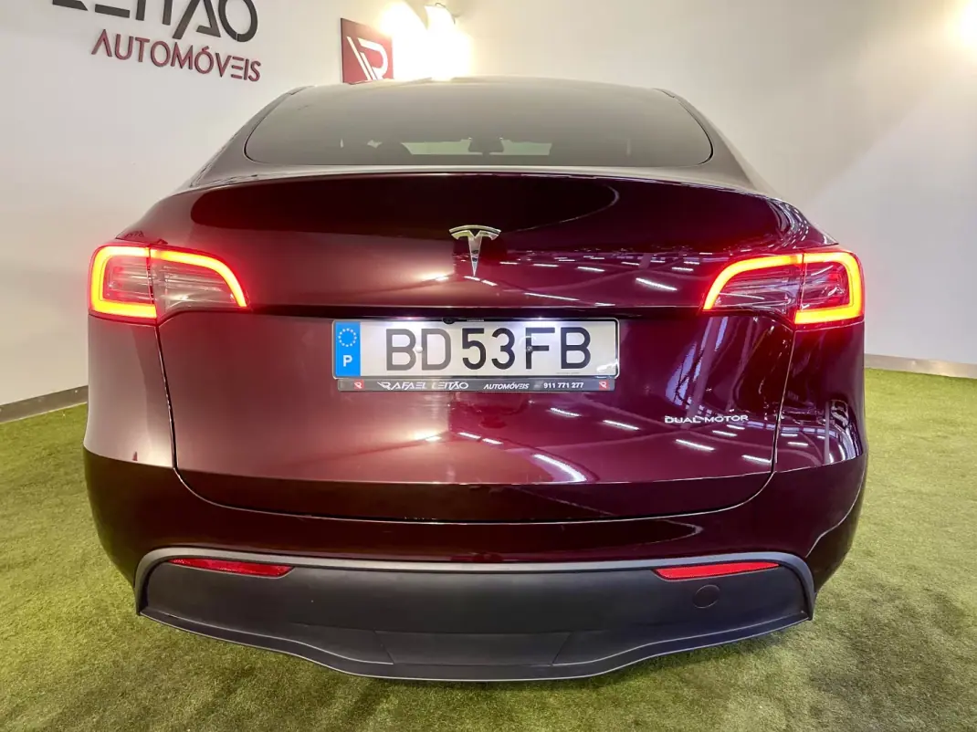 Tesla Model Y 2023 - 38900 EUR, 80000 km - 80000km - foto 5 de 38
