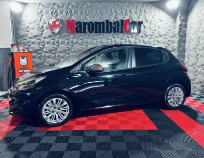 Peugeot 208 2017 - 8990 EUR, 100342 km - AUTO.MOTO.pt - 100342km - foto 13 de 33