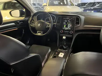 Renault Mégane Sport Tourer 2016 - 13990 EUR, 115000 km - AUTO.MOTO.pt - 115000km - foto 17 de 57