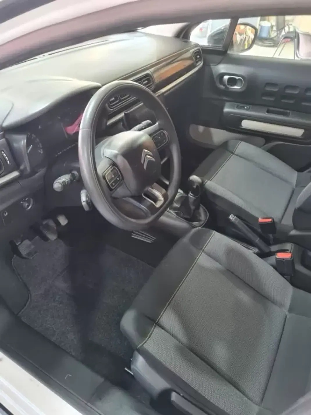 Citroën C3 2019 - 12700 EUR, 91000 km - 91000km - foto 7 de 14