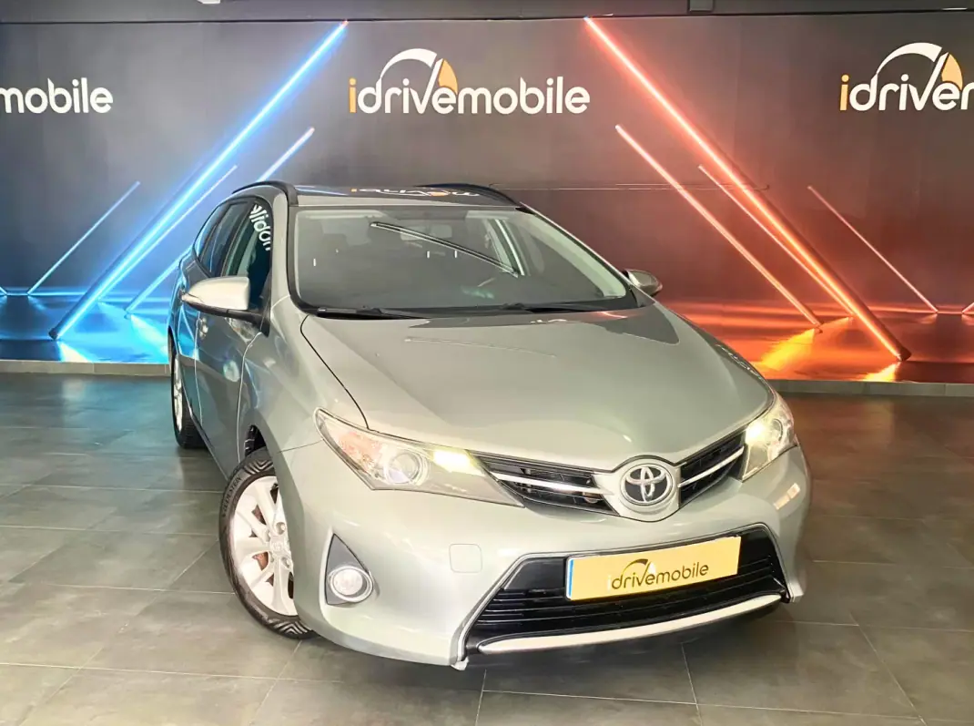 Toyota Auris Touring Sports 2015 - 11500 EUR, 139900 km - 139900km - foto 2 de 17