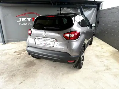 Renault Captur 2014 - 12990 EUR, 187722 km - AUTO.MOTO.pt - 187722km - foto 4 de 23