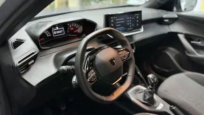 Peugeot 2008 2025 - 20900 EUR, 21878 km - AUTO.MOTO.pt - 21878km - foto 14 de 22