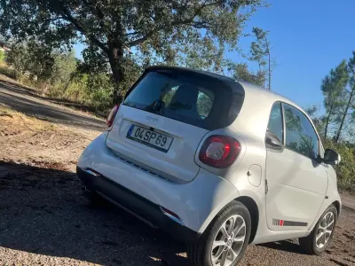 Smart ForTwo 2015 - 9990 EUR, 56330 km - 56330km - foto 29 de 32