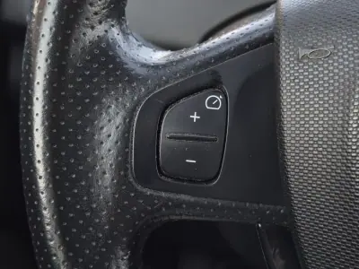 Renault Zoe 2019 - 12990 EUR, 86924 km - AUTO.MOTO.pt - 86924km - foto 14 de 29