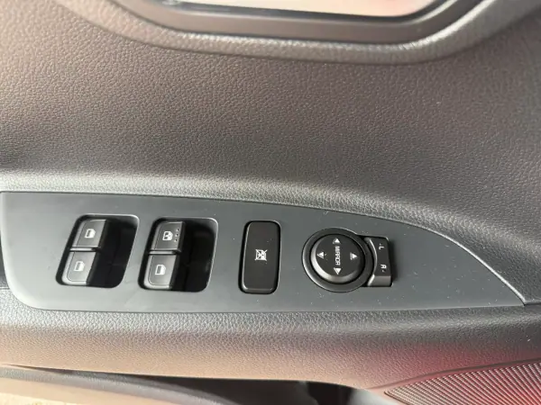 Kia Stonic 2025 - 17900 EUR, 26698 km - AUTO.MOTO.pt - 26698km - foto 16 de 17
