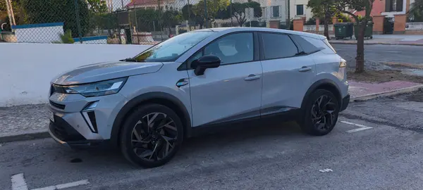 Renault Symbioz Esprit Alpine 2024 Híbrido (Gasolina) — 38 300 km · Setúbal Renault Symbioz Esprit Alpine 2024 Híbrido (Gasolina)