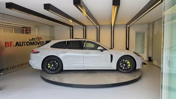 Porsche Panamera Sport Turismo 2024 - 119900 EUR, 45564 km - AUTO.MOTO.pt - 45564km - foto 8 de 63