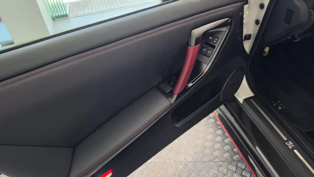 Nissan GT-R 2017 - 300000 EUR, 30685 km - 30685km - foto 41 de 69