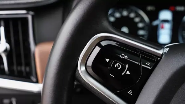 Volvo S90 2016 - 24750 EUR, 266000 km - AUTO.MOTO.pt - 266000km - foto 19 de 50