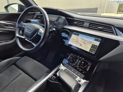 Audi e-tron 2020 - 29000 EUR, 133000 km - AUTO.MOTO.pt - 133000km - foto 18 de 23