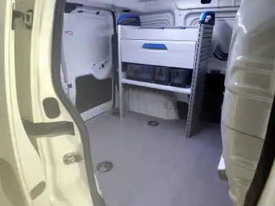 Fiat FIORINO 1.3 MULTIJET 2018 - 7980 EUR, 174000 km - AUTO.MOTO.pt - 174000km - foto 14 de 20