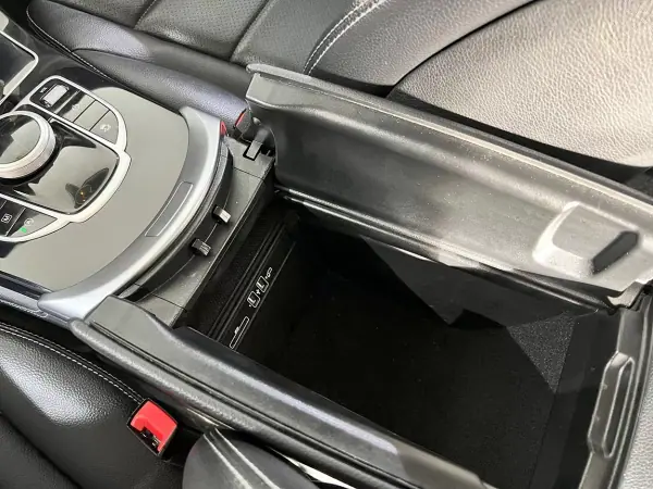 Mercedes-Benz GLC 220 2018 - 35600 EUR, 100274 km - AUTO.MOTO.pt - 100274km - foto 15 de 21