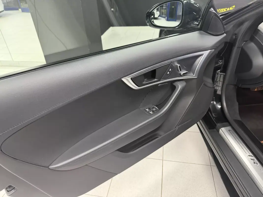 Jaguar F-Type 2021 - 60000 EUR, 42001 km - AUTO.MOTO.pt - 42001km - foto 32 de 56