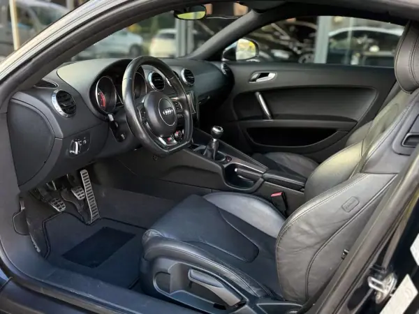 Audi TT Coupé 2012 - 17800 EUR, 185000 km - AUTO.MOTO.pt - 185000km - foto 10 de 25