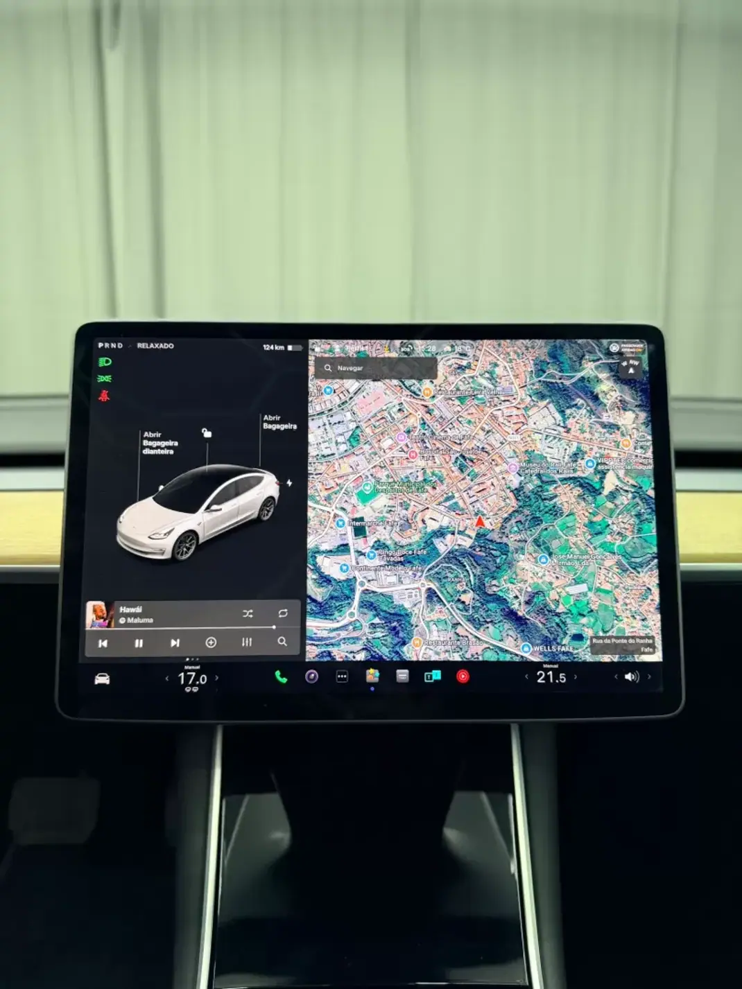 Tesla Model 3 2020 - 23750 EUR, 66000 km - AUTO.MOTO.pt - 66000km - foto 11 de 22