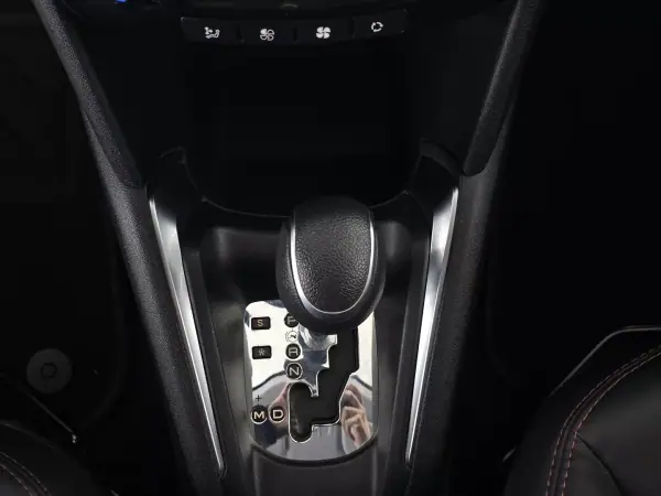 Peugeot 208 2019 - 11950 EUR, 90328 km - AUTO.MOTO.pt - 90328km - foto 26 de 90
