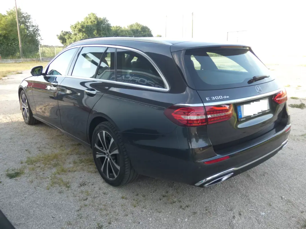 Mercedes-Benz E 300 2020 - 28500 EUR, 217000 km - AUTO.MOTO.pt - 217000km - foto 8 de 39