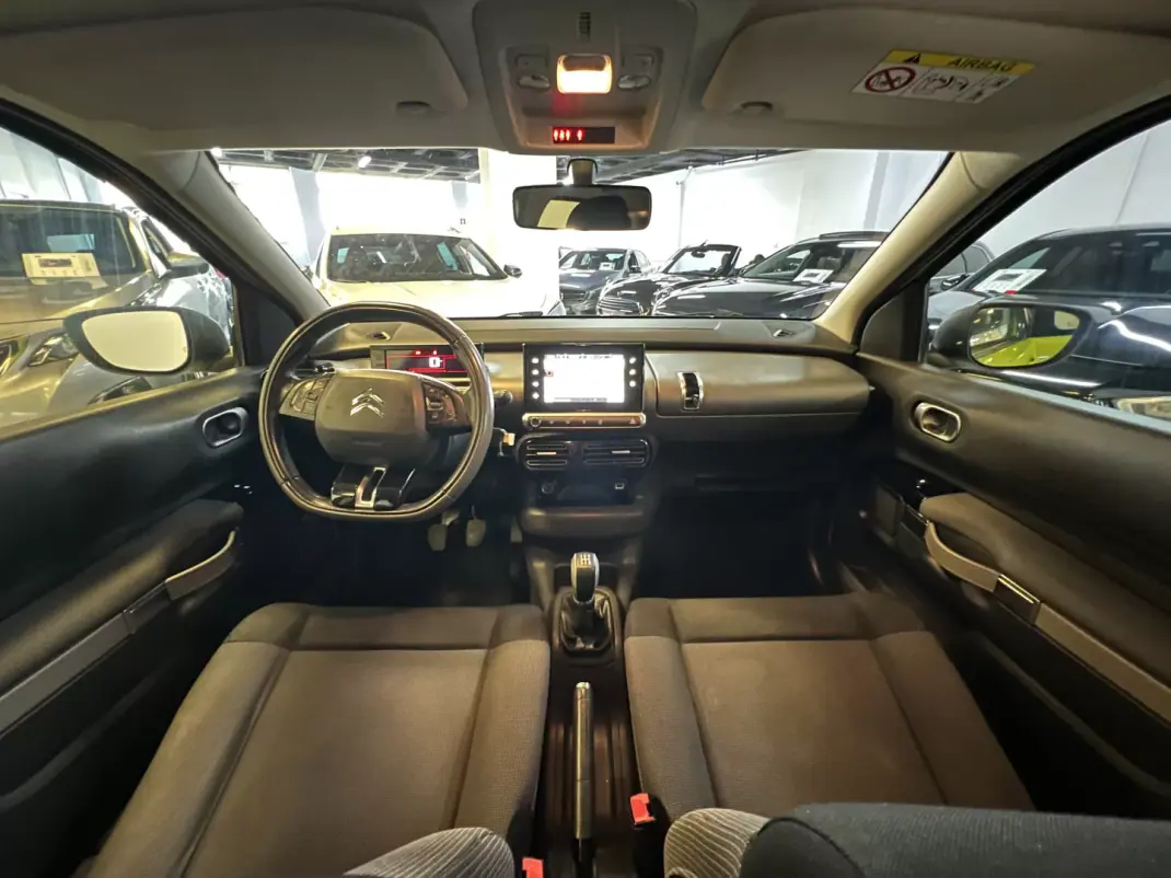 Citroën C4 Cactus 2015 - 8990 EUR, 175000 km - AUTO.MOTO.pt - 175000km - foto 6 de 35