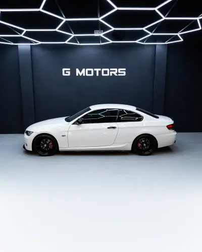 BMW 320 2009 - 15500 EUR, 259900 km - AUTO.MOTO.pt - 259900km - foto 6 de 16