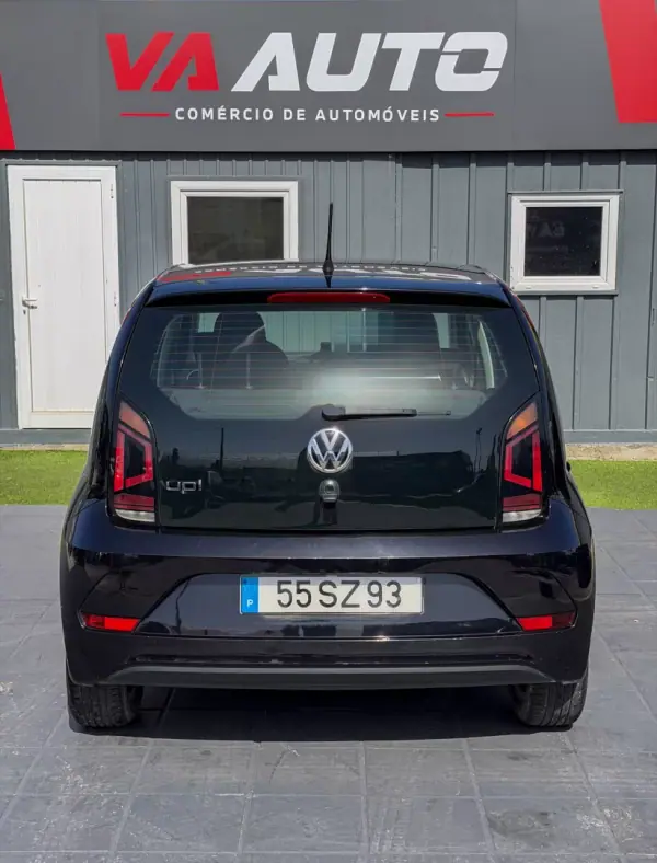 Volkswagen Up! 2017 - 7500 EUR, 191000 km - AUTO.MOTO.pt - 191000km - foto 6 de 10