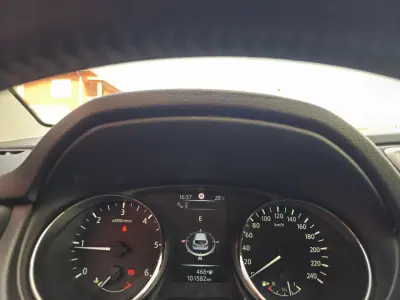 Nissan Qashqai 2016 - 17500 EUR, 101000 km - AUTO.MOTO.pt - 101000km - foto 7 de 15