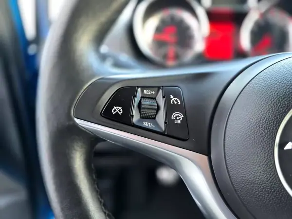 Opel Adam 2019 - 10900 EUR, 38000 km - AUTO.MOTO.pt - 38000km - foto 16 de 36