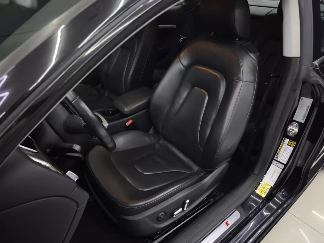 Audi A5 2013 - 22450 EUR, 157412 km - 157412km - foto 21 de 49