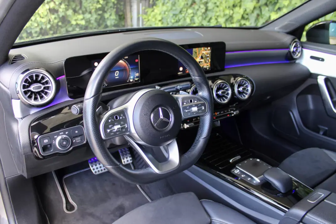 Mercedes-Benz A 250 Limousine 2020 - 28500 EUR, 81766 km - 81766km - foto 11 de 18