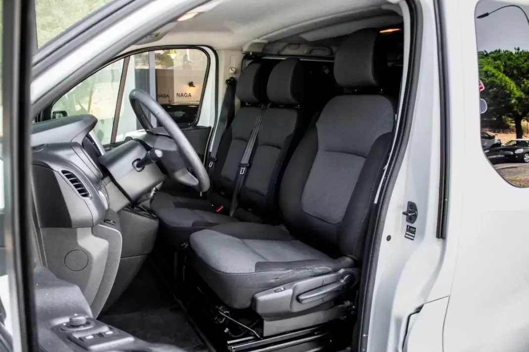 Renault Trafic 2020 - 28990 EUR, 126359 km - AUTO.MOTO.pt - 126359km - foto 27 de 41