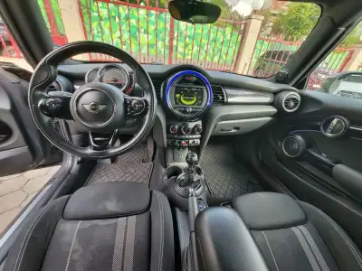 MINI Cooper 2015 - 20990 EUR, 182000 km - AUTO.MOTO.pt - 182000km - foto 11 de 33