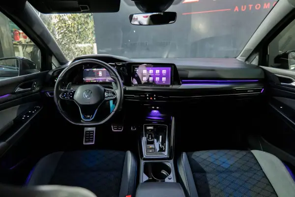 Volkswagen Golf 2.0 TSI R DSG 2023 Petrol