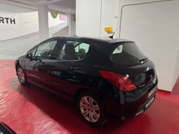 Peugeot 308 2011 - 7400 EUR, 143000 km - AUTO.MOTO.pt - 143000km - foto 5 de 31