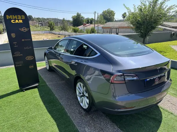 Tesla Model 3 2019 - 21900 EUR, 86000 km - AUTO.MOTO.pt - 86000km - foto 15 de 64