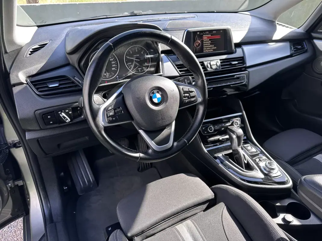 BMW 216 Gran Tourer 2015 - 14900 EUR, 180000 km - AUTO.MOTO.pt - 180000km - foto 29 de 77