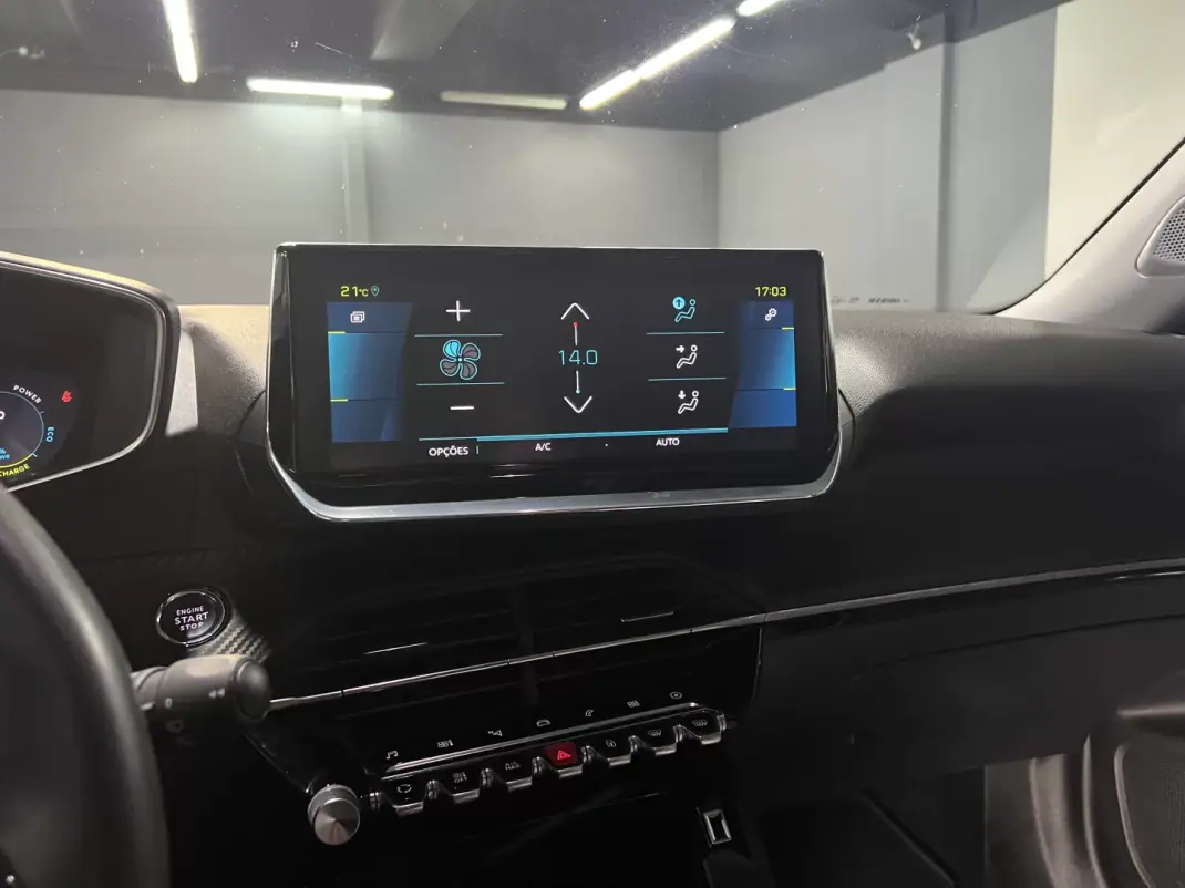 Peugeot e-2008 2020 - 18990 EUR, 50000 km - AUTO.MOTO.pt - 50000km - foto 33 de 51