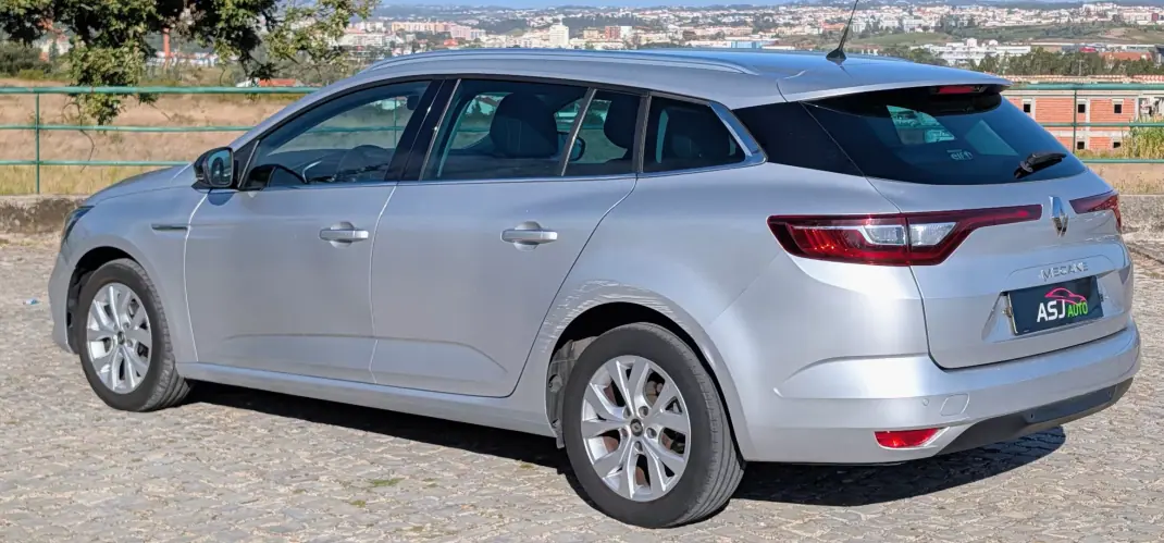 Renault Mégane Sport Tourer 2019 - 9500 EUR, 206229 km - 206229km - foto 10 de 21